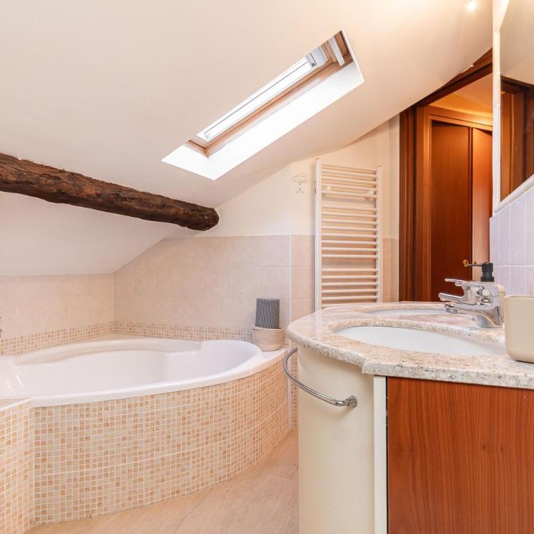-Due Passi dal Mare- Attico in Centro con Terrazzo - Two-Bedroom Apartment with Terrace - 46