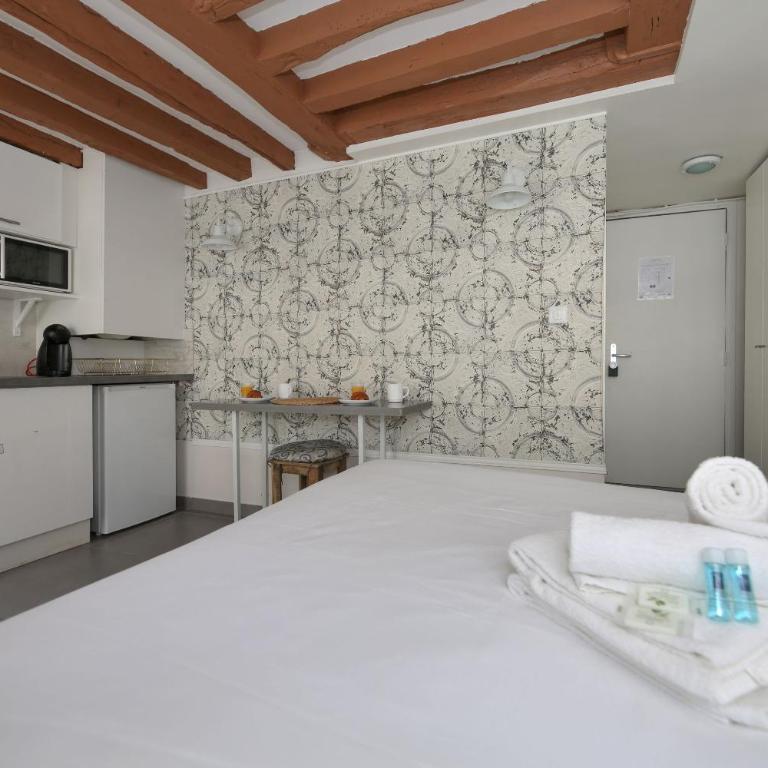 Studio parisien 20m2 en face du musee Grevin - 2P - Apartment - 10
