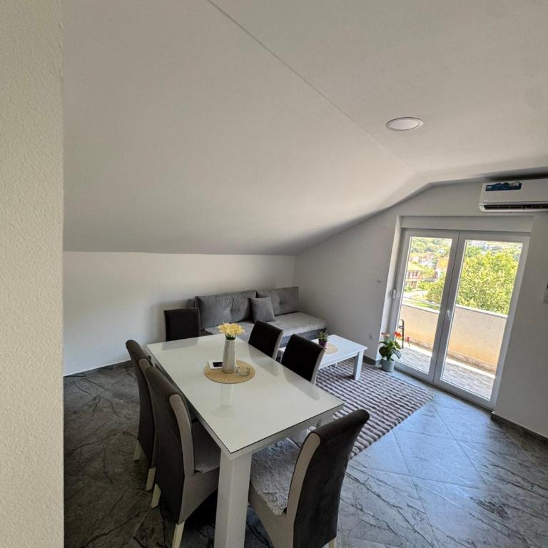 Lea - Chambre Familiale avec Balcon - 13