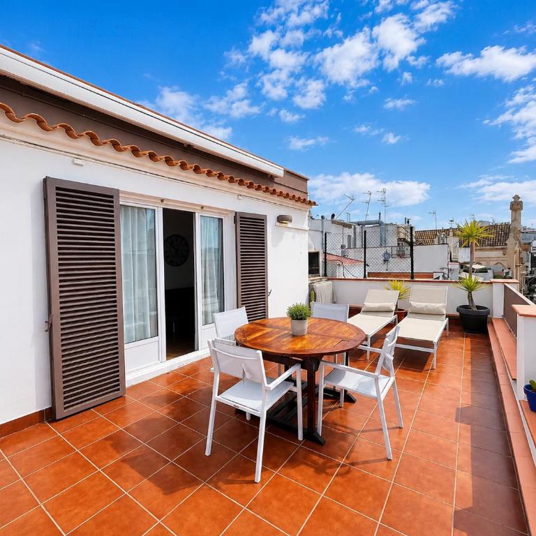 Ático con terraza! Ideal para vivir Sitges todo el año - Appartamento con 2 Camere da Letto - 1