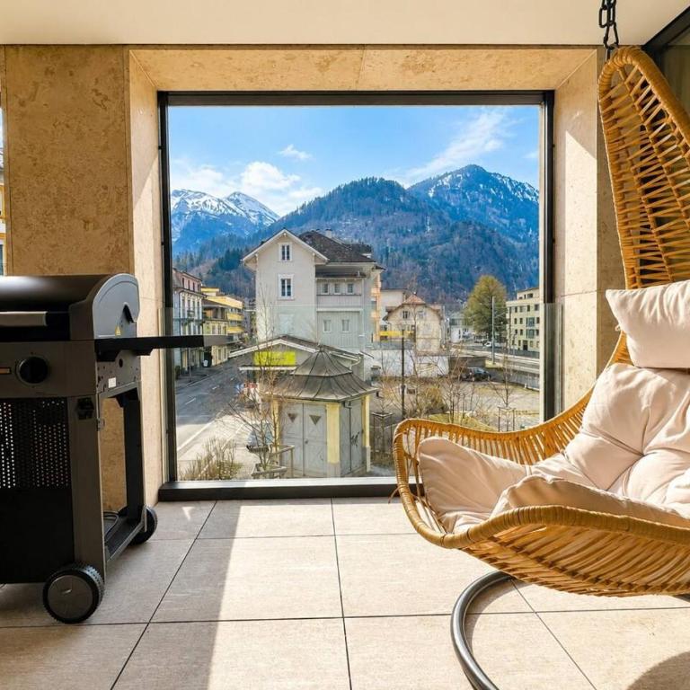 Jungfrau View Luxury Apartment at Interlaken West Station with Terrace and AC - Apartment - 3