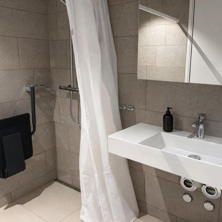 Jungfrau View Luxury Apartment at Interlaken West Station with Terrace and AC - Apartment - 21