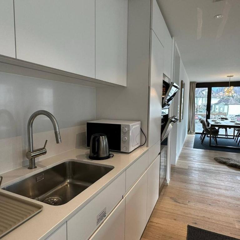 Jungfrau View Luxury Apartment at Interlaken West Station with Terrace and AC - Apartment - 38