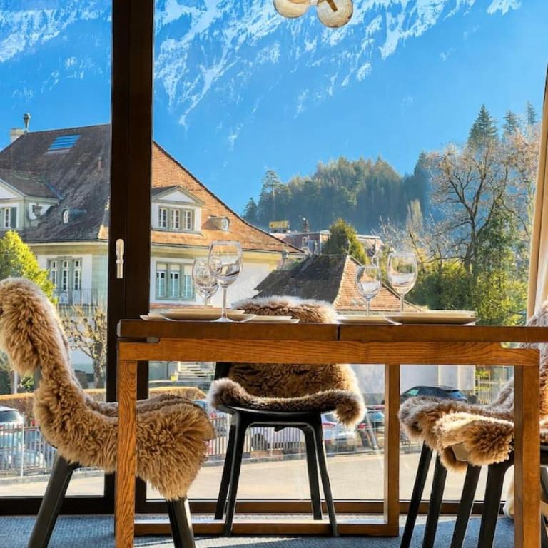 Jungfrau View Luxury Apartment at Interlaken West Station with Terrace and AC - Apartment - 59