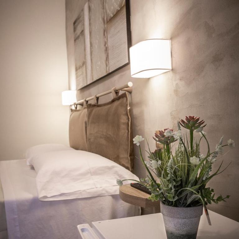 La Dimora di Parthenope Ferrara Rooms - Habitación Doble con baño privado - 15