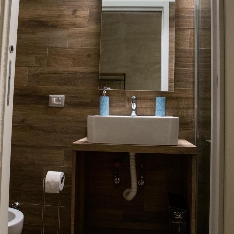 La Dimora di Parthenope Ferrara Rooms - Habitación Triple con baño privado - 2