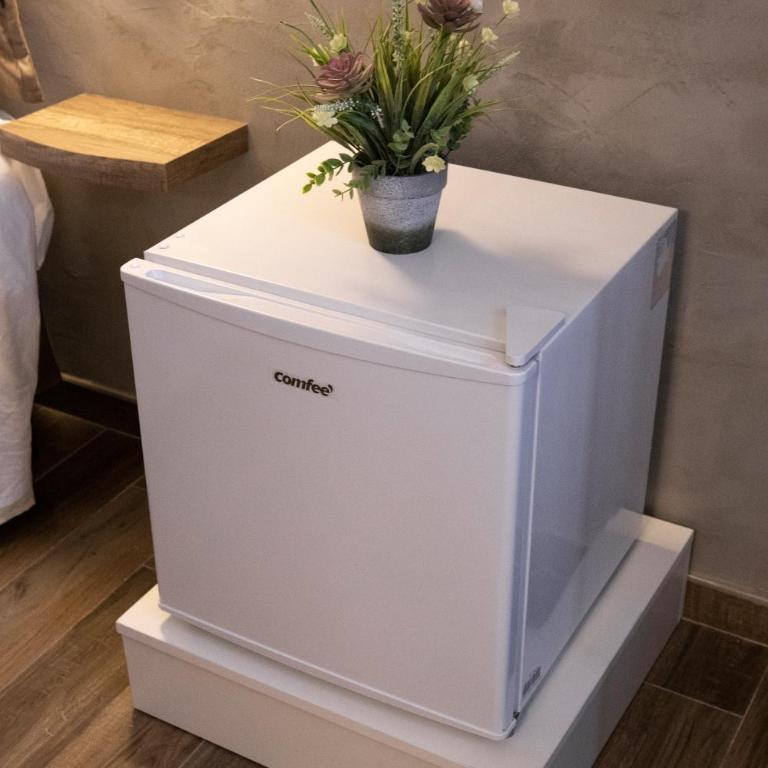 La Dimora di Parthenope Ferrara Rooms - Habitación Triple Confort con ducha - 9