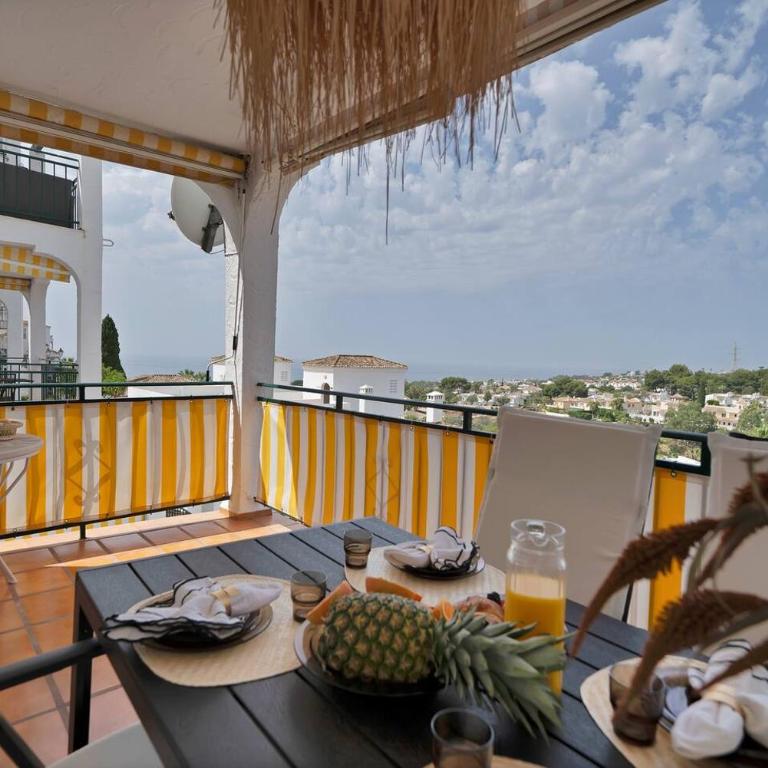 Cozy Calahonda Apt w Sea Views, Pool and Sunsets - Single Room - 1