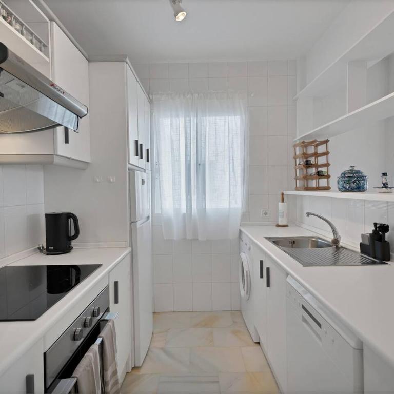 Cozy Calahonda Apt w Sea Views, Pool and Sunsets - Single Room - 19