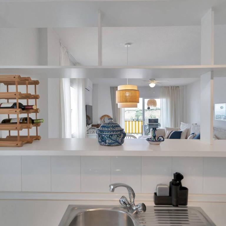 Cozy Calahonda Apt w Sea Views, Pool and Sunsets - Single Room - 18