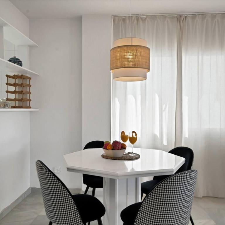 Cozy Calahonda Apt w Sea Views, Pool and Sunsets - Single Room - 9