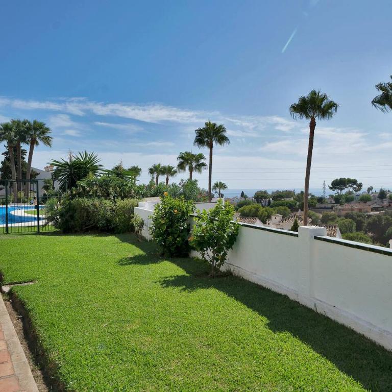 Cozy Calahonda Apt w Sea Views, Pool and Sunsets - Single Room - 40