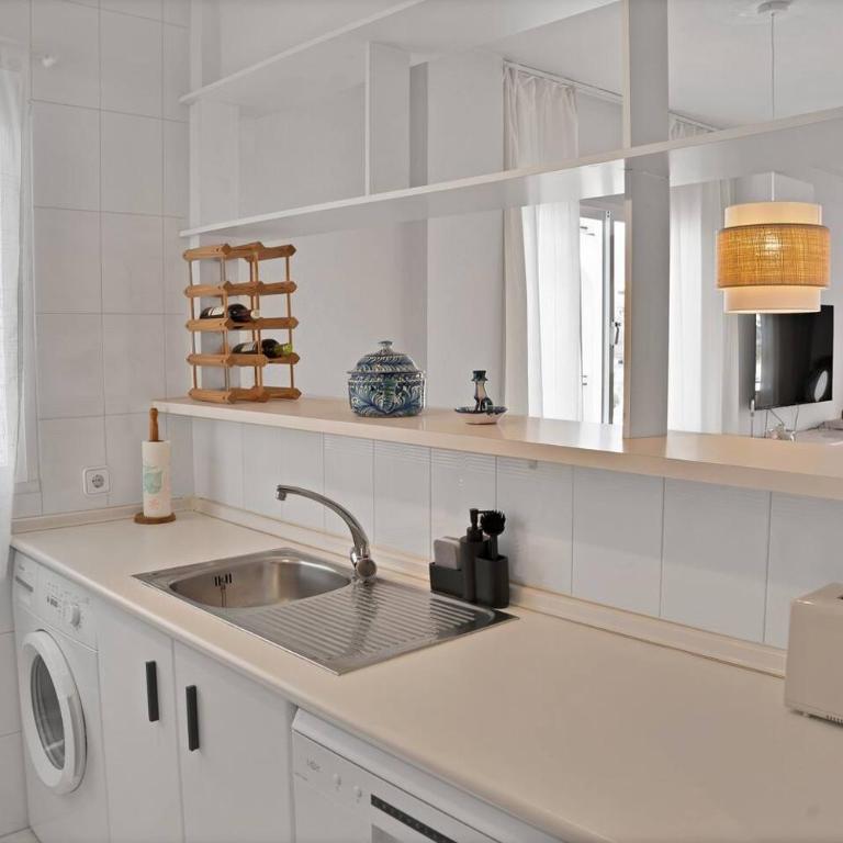 Cozy Calahonda Apt w Sea Views, Pool and Sunsets - Single Room - 21