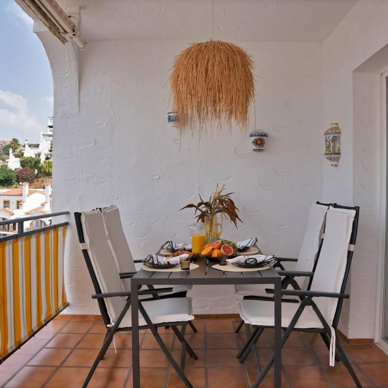 Cozy Calahonda Apt w Sea Views, Pool and Sunsets - Single Room - 22