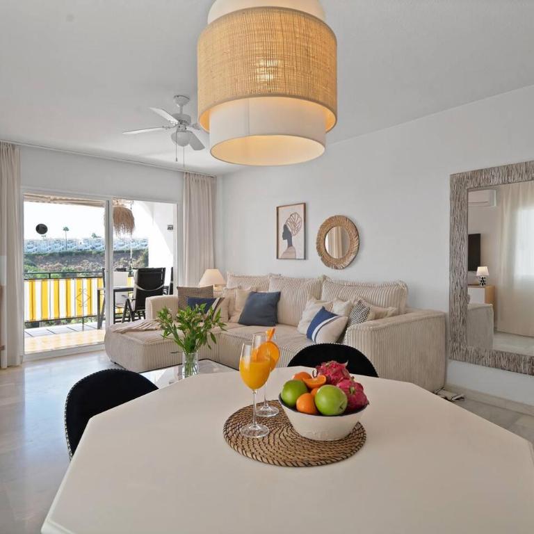 Cozy Calahonda Apt w Sea Views, Pool and Sunsets - Single Room - 36