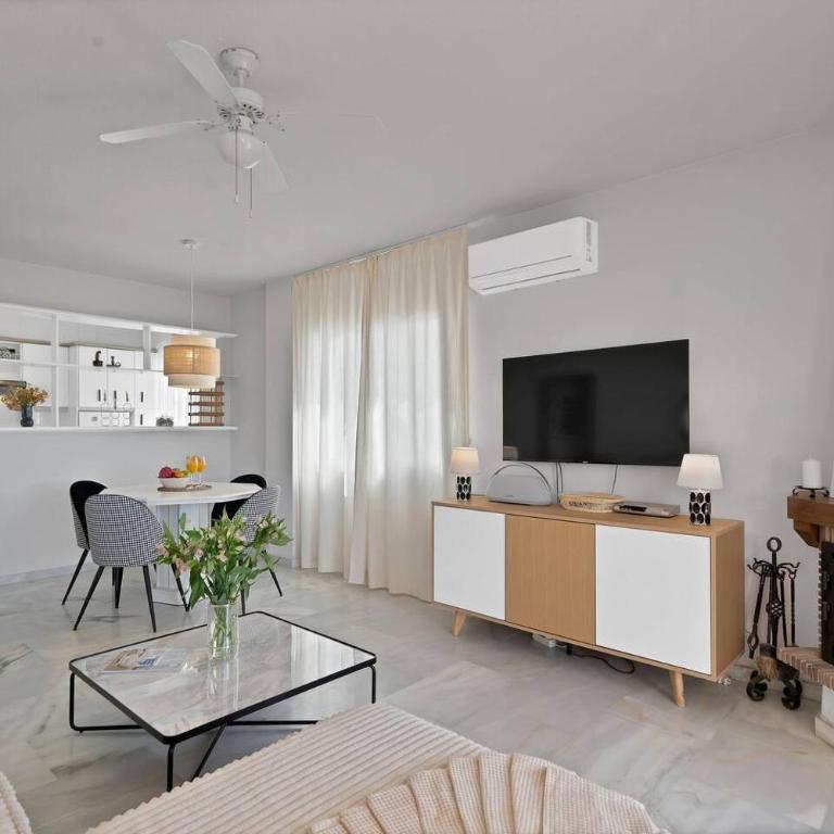 Cozy Calahonda Apt w Sea Views, Pool and Sunsets - Single Room - 41