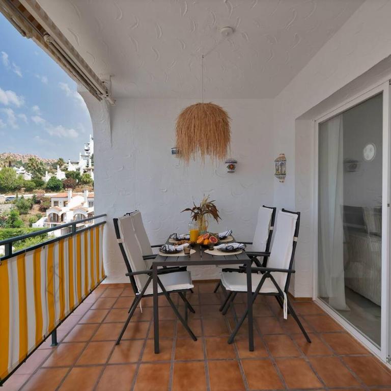 Cozy Calahonda Apt w Sea Views, Pool and Sunsets - Single Room - 15