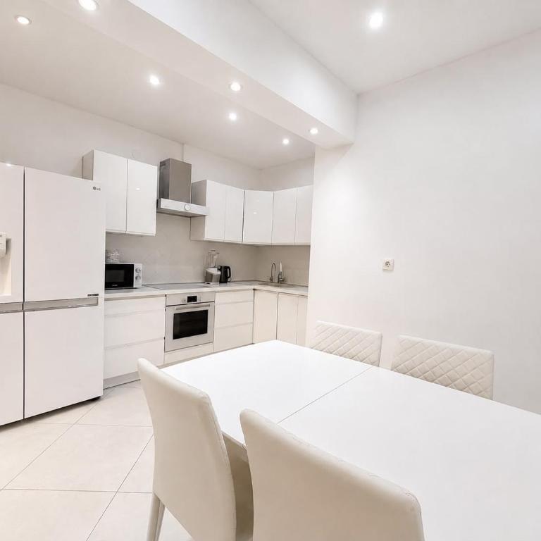 Mercur Luxury 3bdr - Budva - Three-Bedroom Apartment - 10