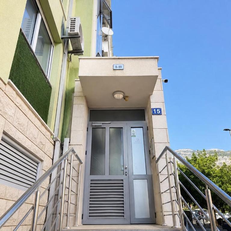 Mercur Luxury 3bdr - Budva - Three-Bedroom Apartment - 29