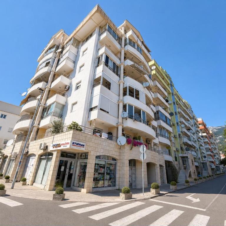 Mercur Luxury 3bdr - Budva - Three-Bedroom Apartment - 31