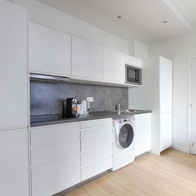 Appartement de charme proche de la Tour Eiffel 1BR - Appartement - 12