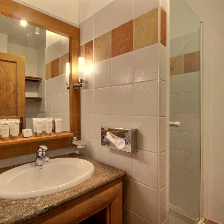 Arc 1950, Appartement 2 chambres 7 pers, Vue Montagne, Sauna, Hammam, Jacuzzi, Piscine chauffée - Two-Bedroom Apartment with Mountain View - 19