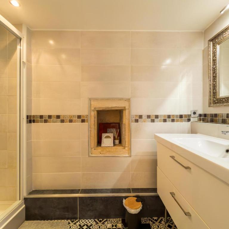 Independent Master suite, 18th century home - Appartement 1 Chambre - 18