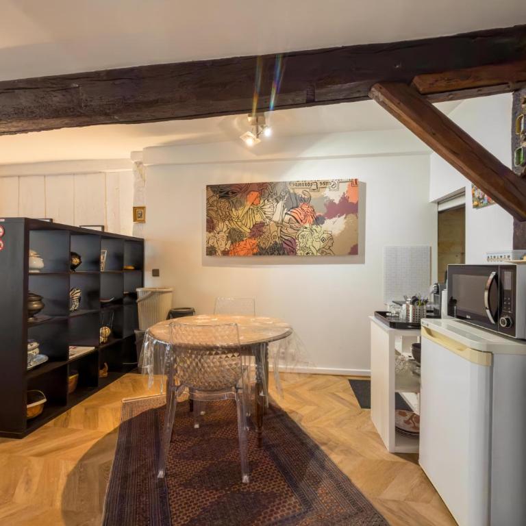 Independent Master suite, 18th century home - Appartement 1 Chambre - 8