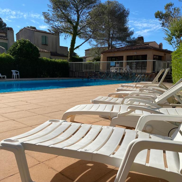 Villa, avec piscine, Proche mer, gare et commerce - Villa 3 Chambres - 1