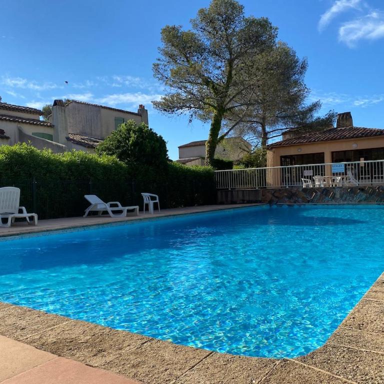 Villa, avec piscine, Proche mer, gare et commerce - Villa 3 Chambres - 2
