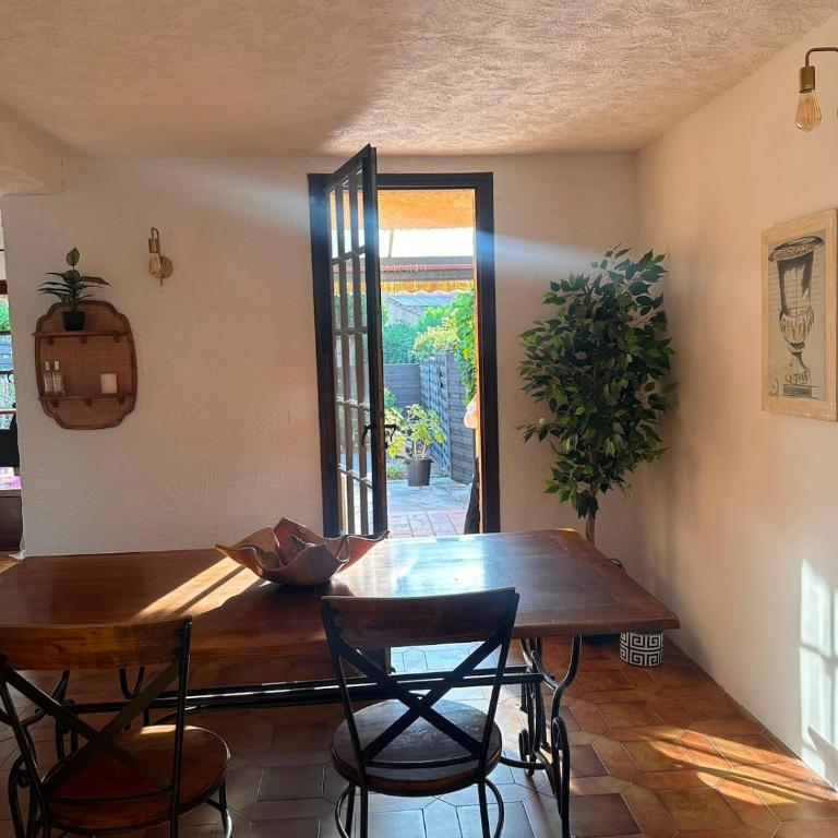 Villa, avec piscine, Proche mer, gare et commerce - Villa 3 Chambres - 47