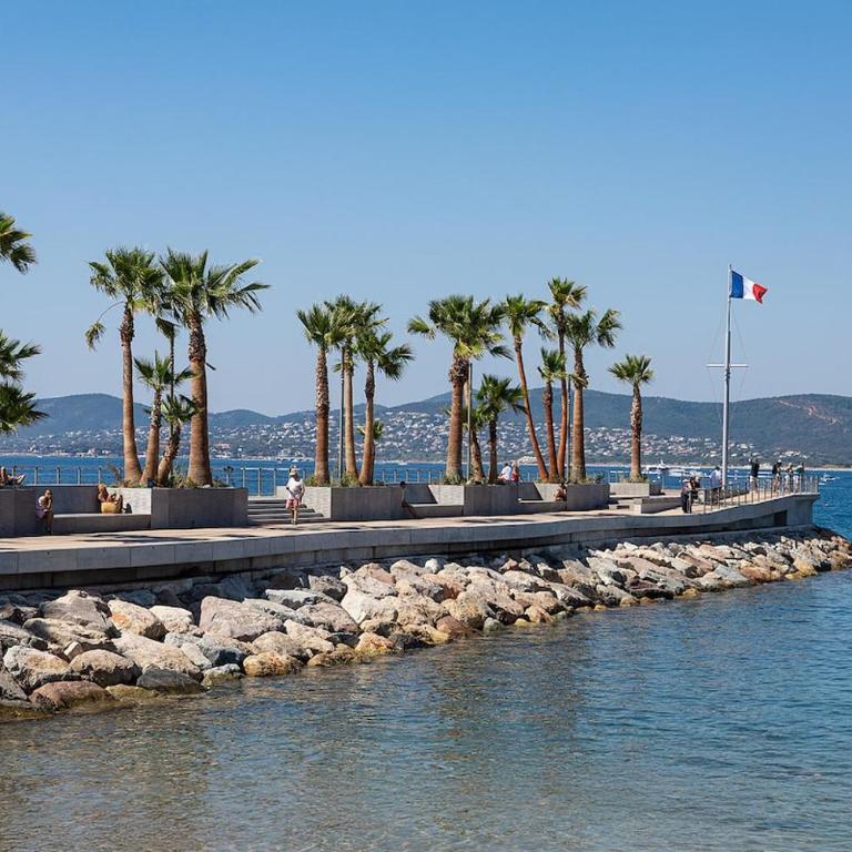 Villa, avec piscine, Proche mer, gare et commerce - Villa 3 Chambres - 72