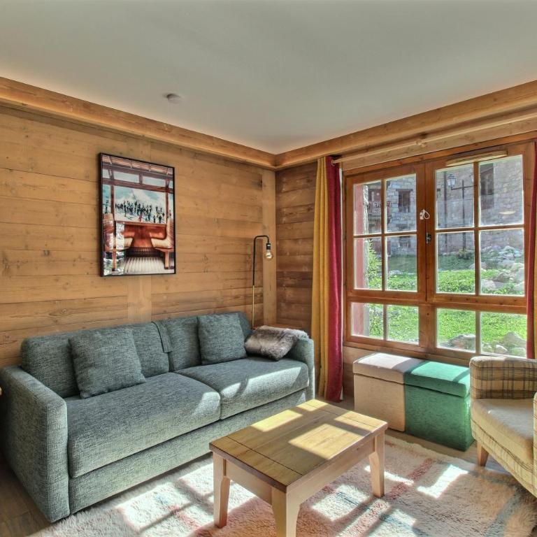 ARC 1950 - Appartement 08 personnes - Départ ski aux pieds - Sauna, Hammam, Jacuzzi, Salle de fitness, Piscine extérieure chauffée - Two-Bedroom Apartment with Terrace - 4