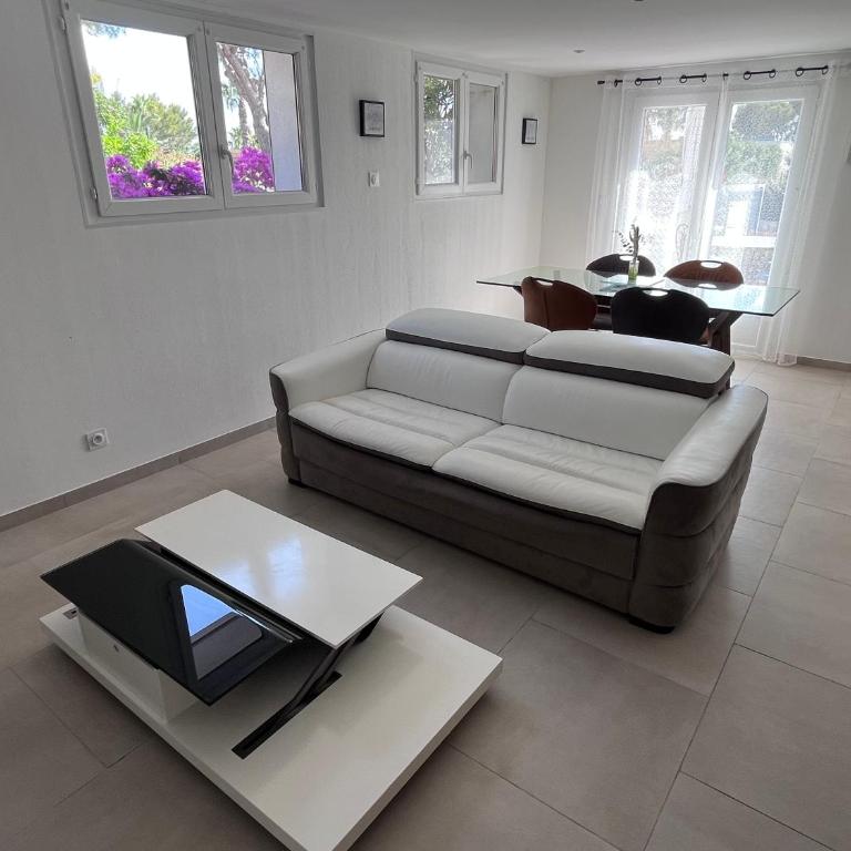 Appart T3 dans villa Carqueiranne La Californie - Appartement 2 Chambres - 3