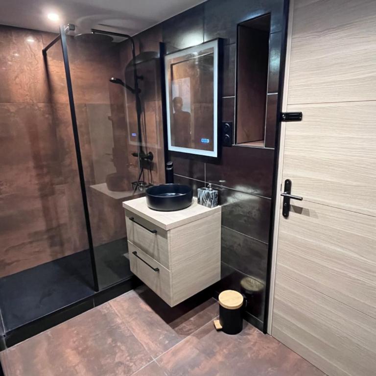 Appart T3 dans villa Carqueiranne La Californie - Appartement 2 Chambres - 16