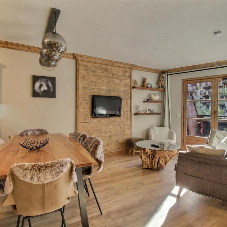 ARC 1950, Appartement 6 couchages, Exposition Ouest, Vue Montagne, Sauna Hammam Jacuzzi, Salle de fitness, Piscine extérieure chauffée Vue MontBlanc - Appartement 1 Chambre avec Balcon et Vue sur les Montagnes - 1