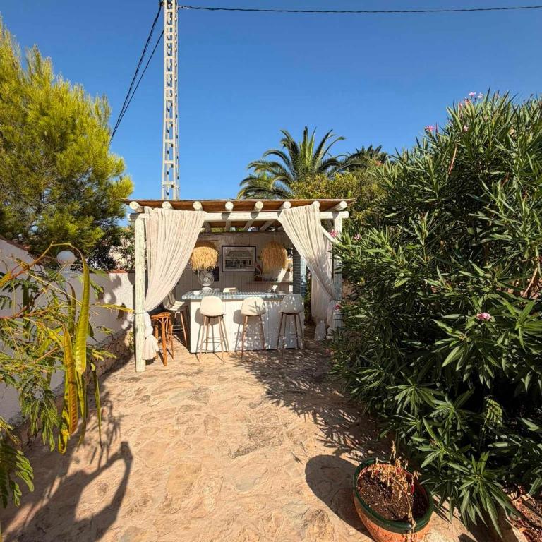 Renovated Holiday Home with Private Pool & Outdoor - Ferienhaus - 12