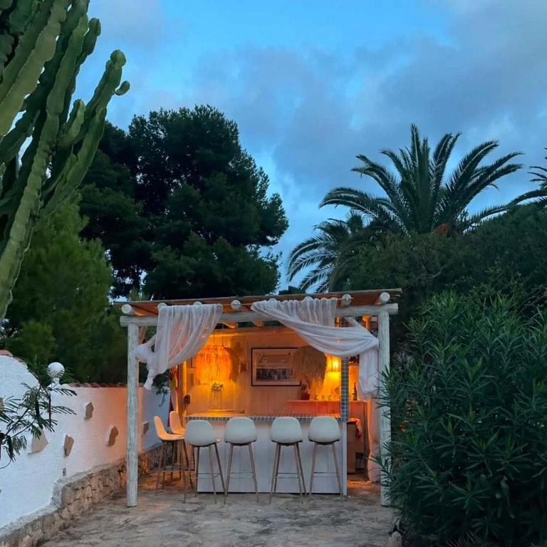 Renovated Holiday Home with Private Pool & Outdoor - Ferienhaus - 9