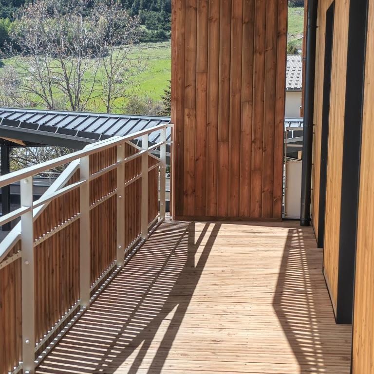 Appartement neuf 4 chambres avec vue panoramique - Apartment mit 4 Schlafzimmern und einem Balkon - 12
