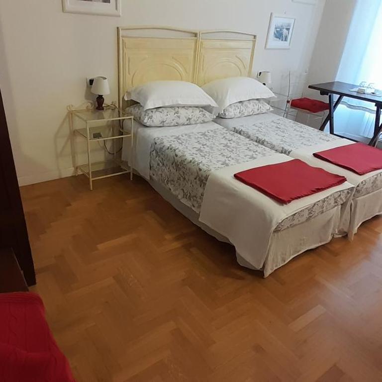 Miltontre Guest House - Double or Twin Room with Private Bathroom - 1