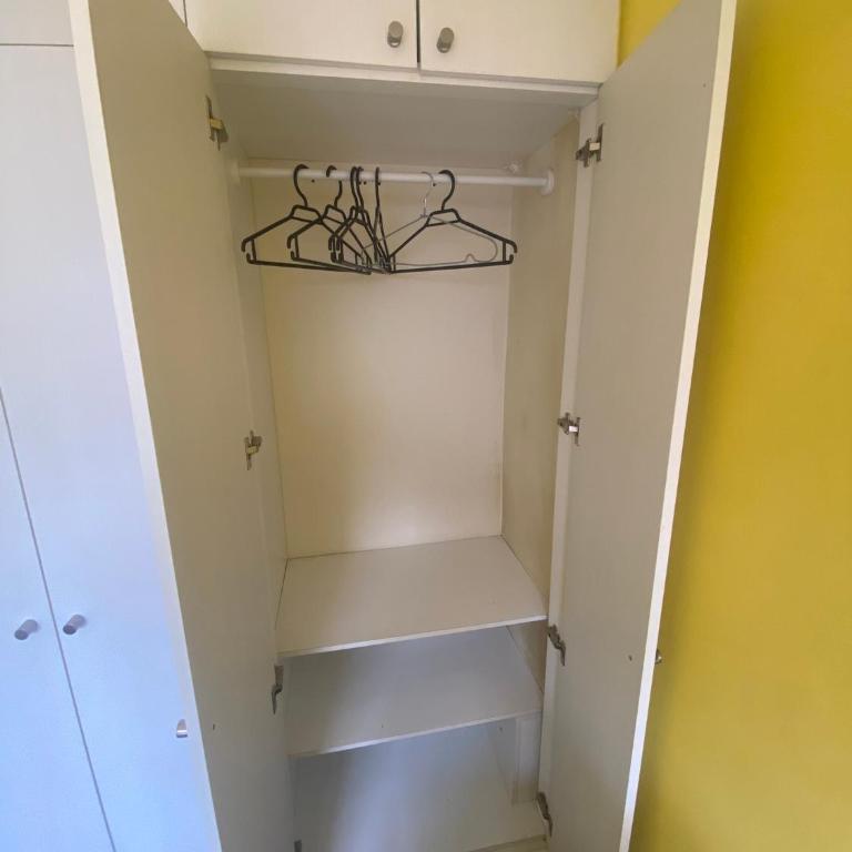 Comoda Habitación doble con baño compartido y estacionamiento gratis - Habitación Doble Estándar con baño compartido - 25