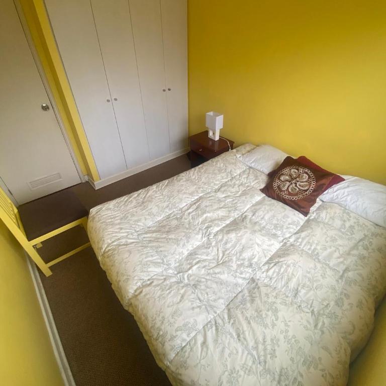 Comoda Habitación doble con baño compartido y estacionamiento gratis - Habitación Doble Estándar con baño compartido - 27