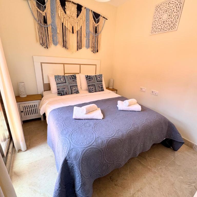 Sea View Penthouse Apartment with Hot Tub - Casa Bella Vista, Buenas Noches , Estepona - Appartement 3 Chambres - 25
