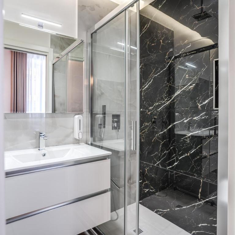Vatican Eagle Roma - Camera Matrimoniale con Bagno Privato - 3