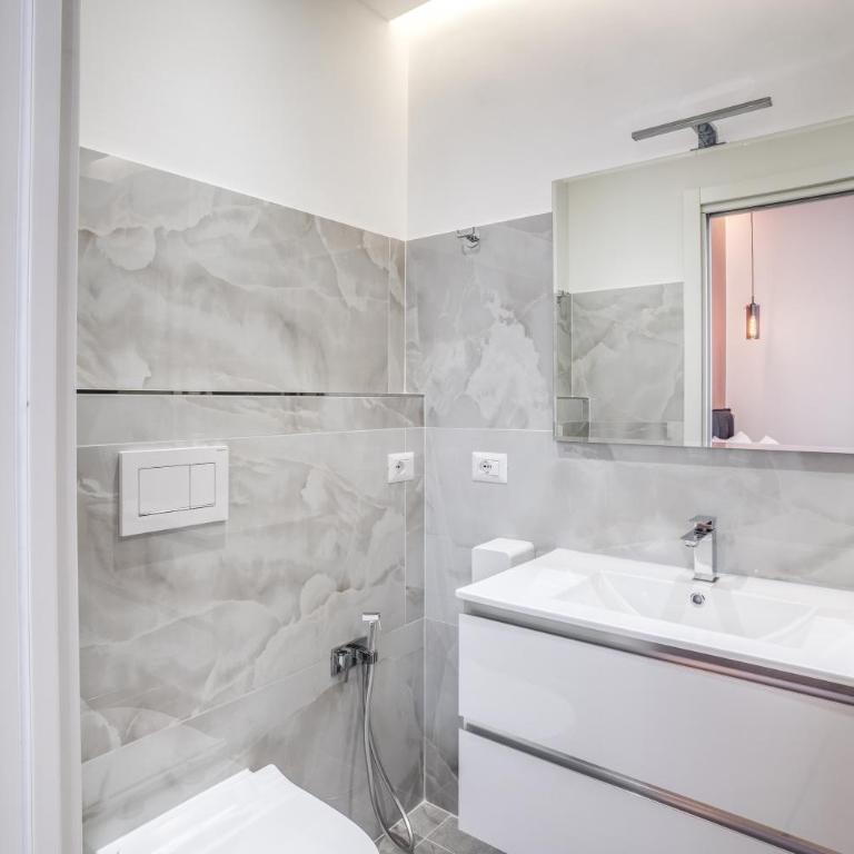 Vatican Eagle Roma - Camera Matrimoniale con Bagno Privato - 6
