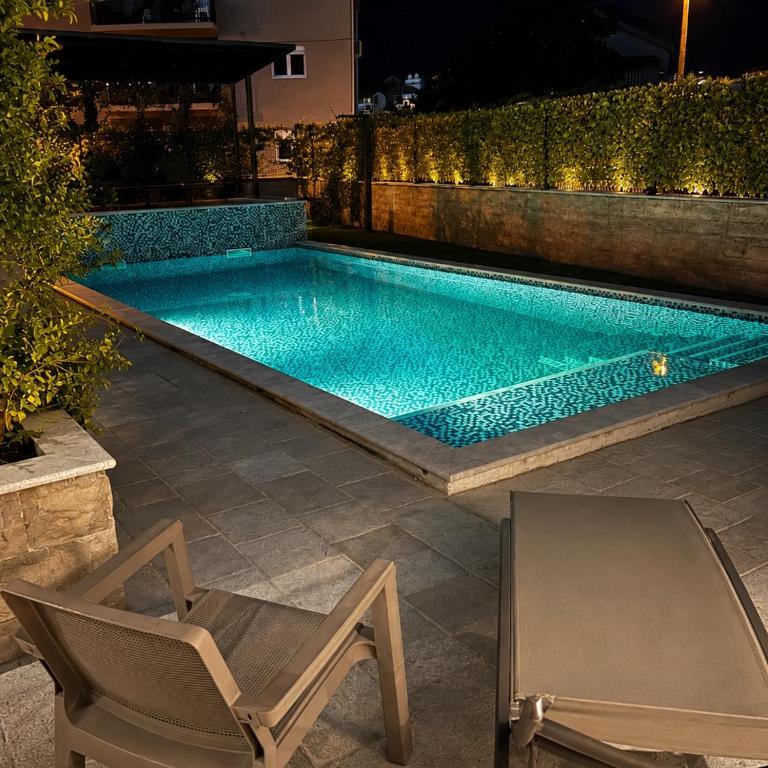Apart-pool Tivat - Apartman sa 2 Spavaće Sobe - 1