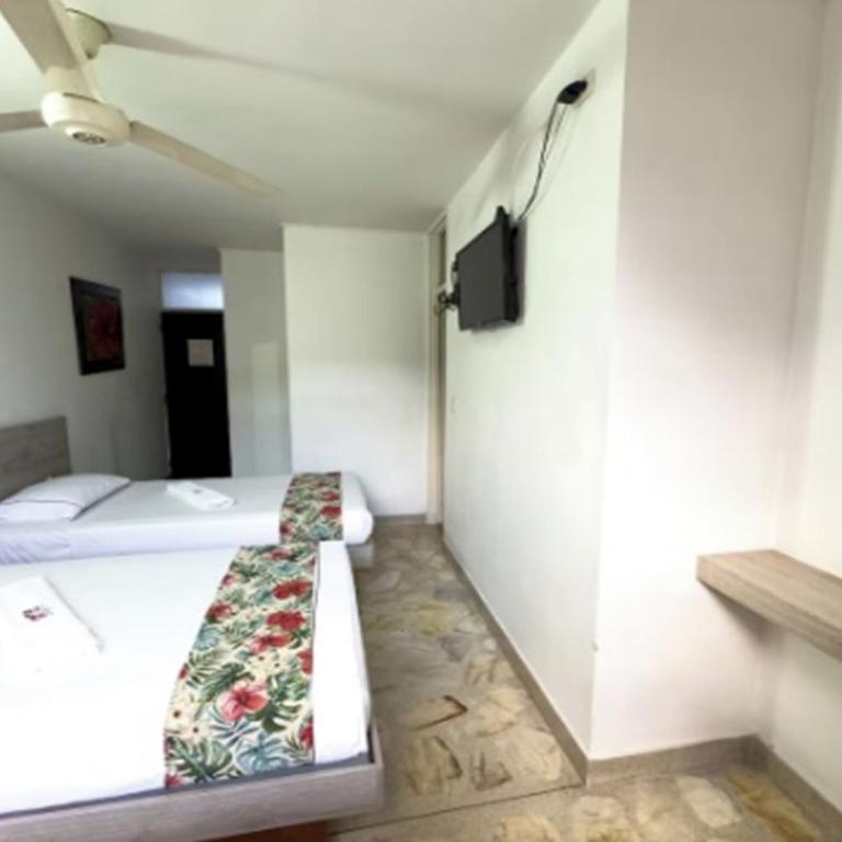 Hotel Macedonia Plaza Itagui - Family Room - 3