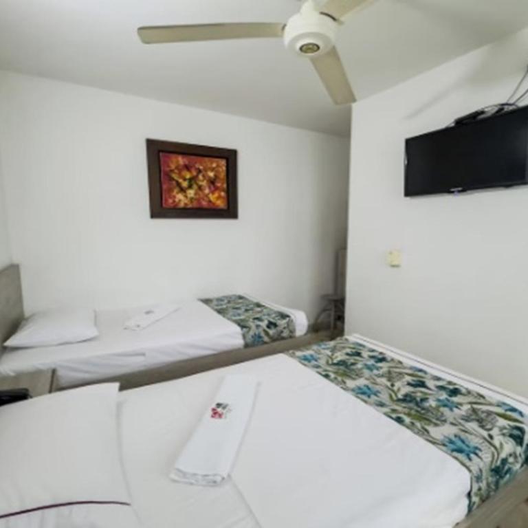 Hotel Macedonia Plaza Itagui - Family Room - 4