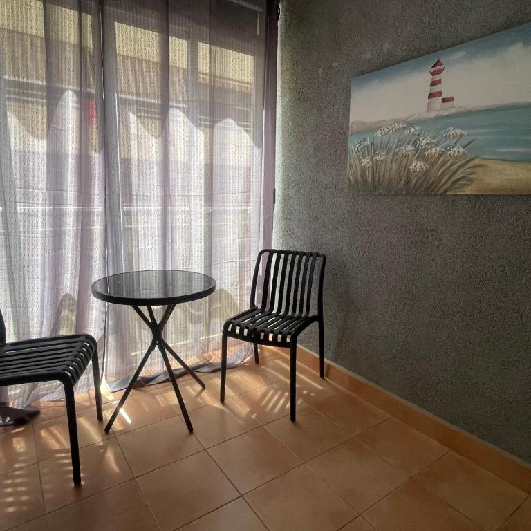 Torrevieja Beachside 3-Bedroom Apartment - Apartamento de 3 dormitorios con vistas al mar - 4