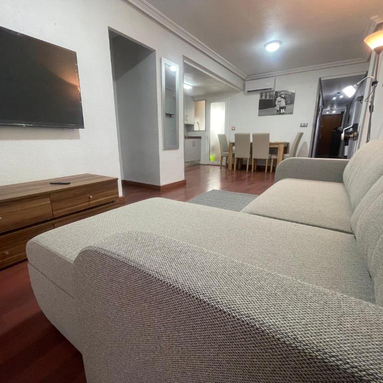Torrevieja Beachside 3-Bedroom Apartment - Apartamento de 3 dormitorios con vistas al mar - 2